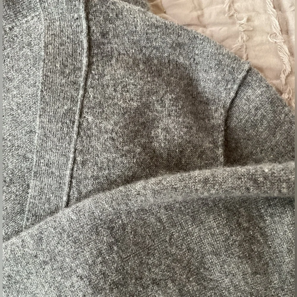 Vince V Neck boyfriend cashmere Cardigan, Grey, XS - Picture 5 of 8